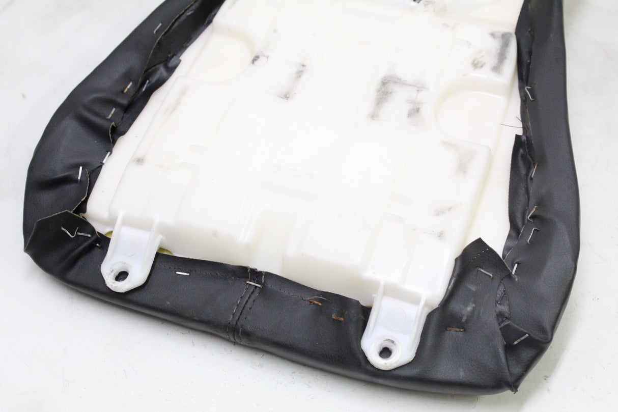 2005 Yamaha YZF R6 OEM FRONT DRIVERS SEAT PAD SADDLE PILLION