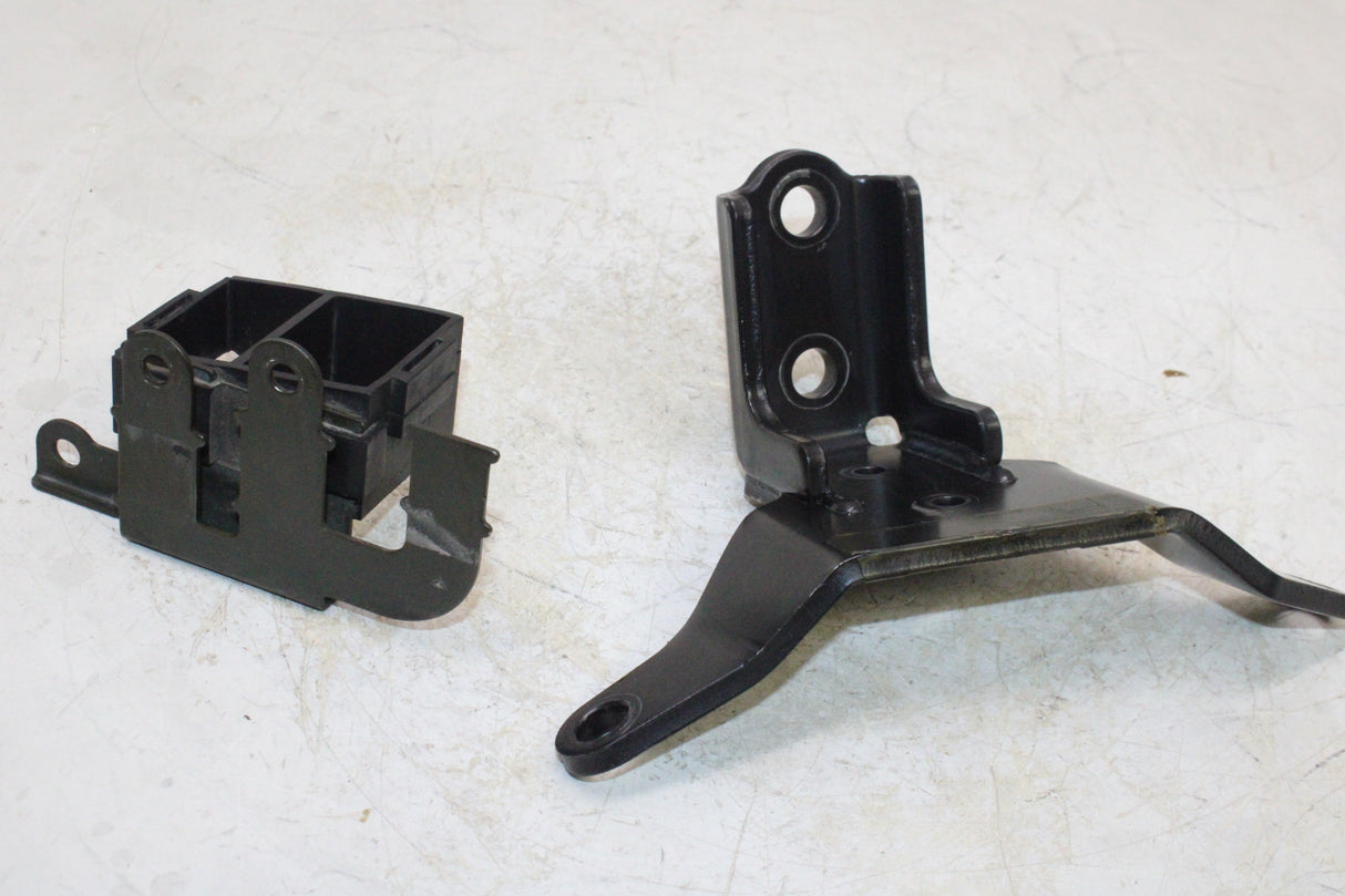 2005 Yamaha Road Star XV1700 OEM ENGINE MOTOR MOUNT BRACKETS PAIR