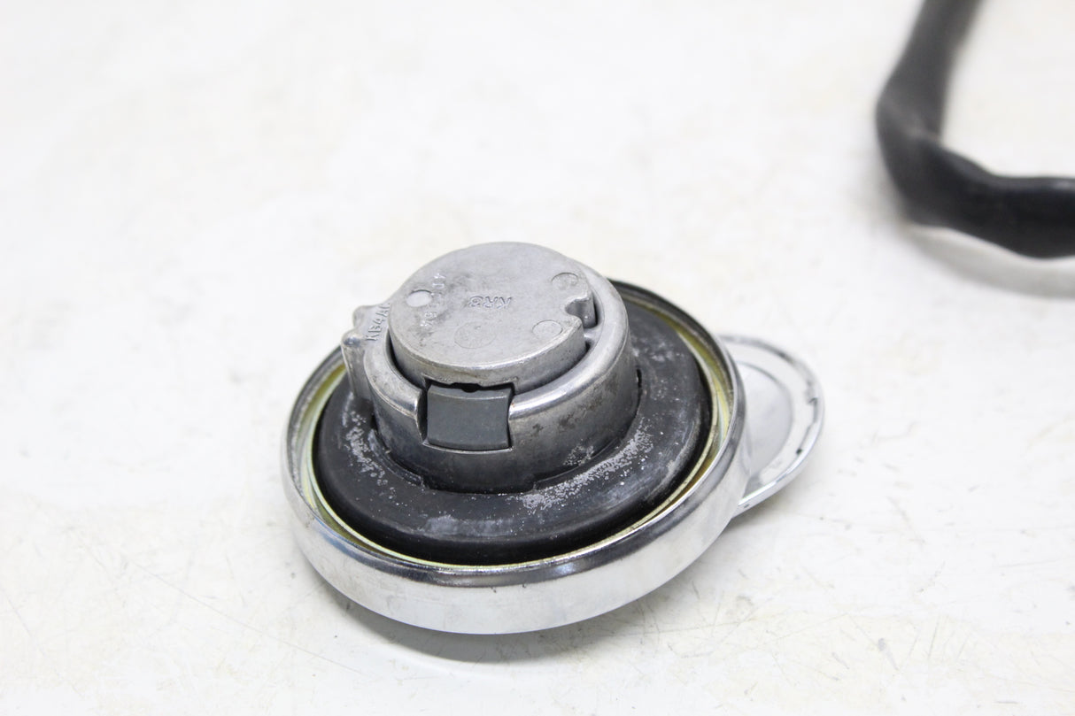 2005 Honda VTX1300S VTX1300 OEM IGNITION LOCK W/ GAS CAP !NO KEY!