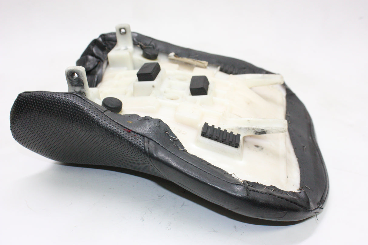 2005 Suzuki GSXR600 FRONT DRIVERS SEAT PAD SADDLE PILLION