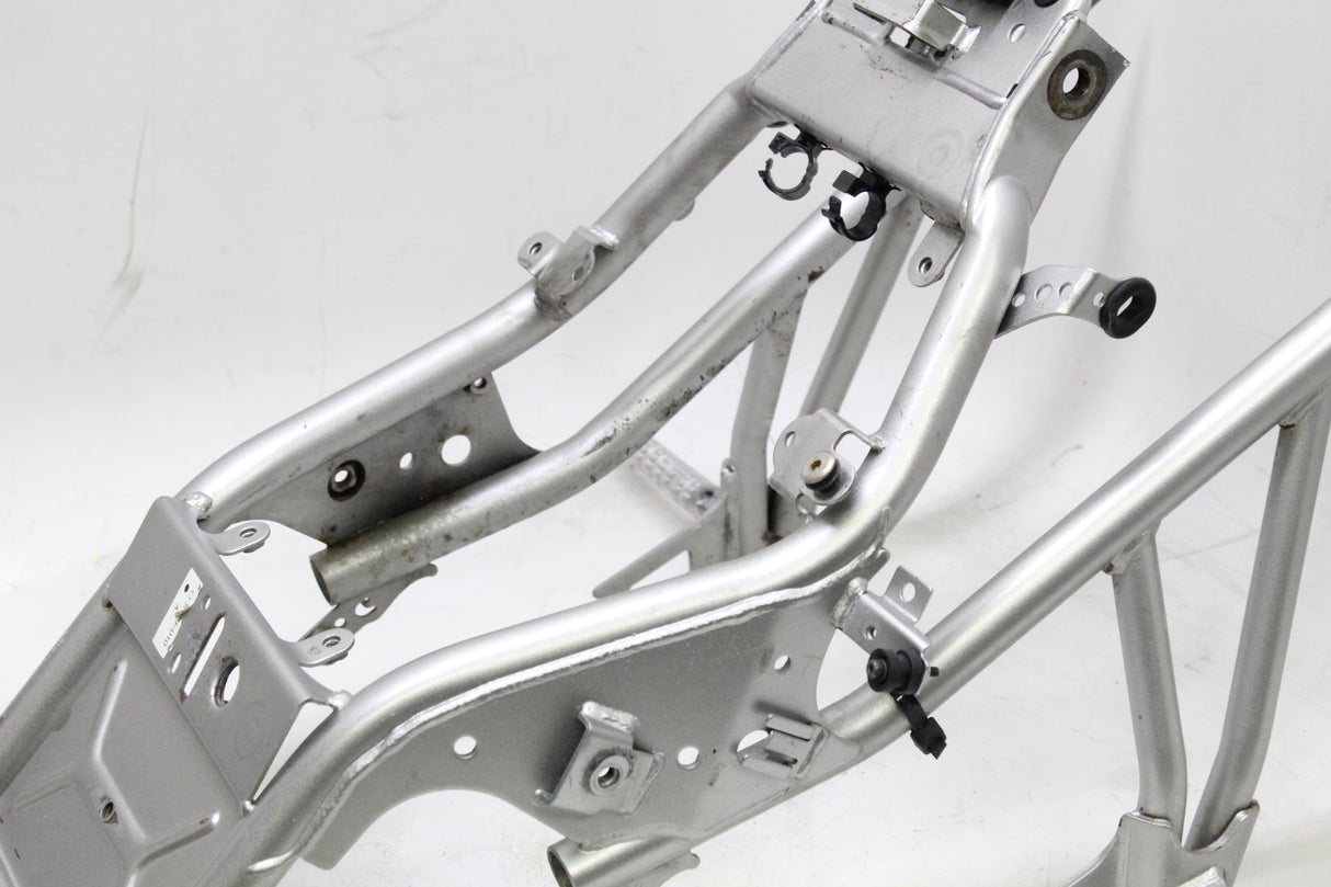 2005 YAMAHA FZ6 FZ6S FAZER OEM REAR SUBFRAME W PASSENGER FOOT PEGS