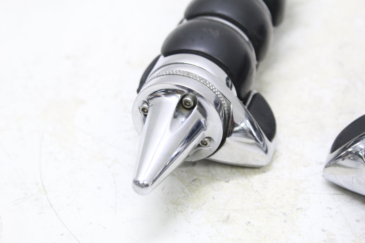2005 KAWASAKI VULCAN 1500 VN1500 Chrome Rubber Spike Grips Pair Palm Rest