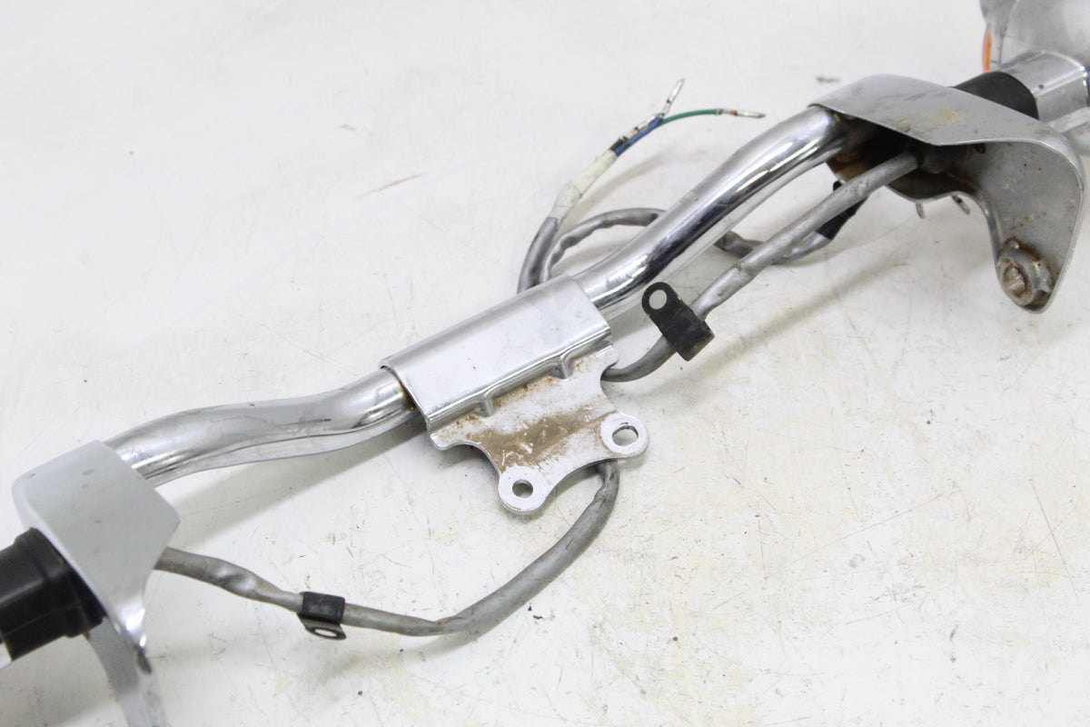 2005 KAWASAKI VULCAN 1500 VN1500 FRONT TURN SIGNAL LIGHTS BAR BRACKET PAIR