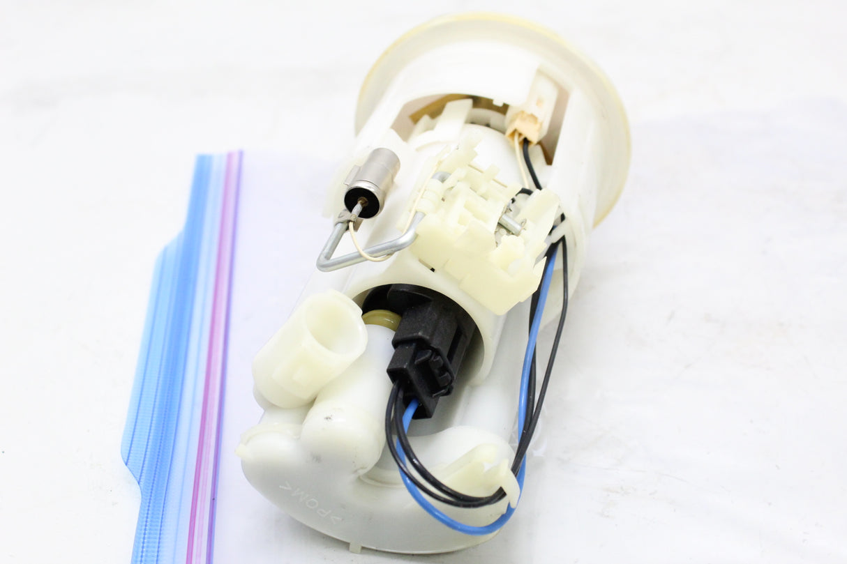 2005 Yamaha YZF R6 OEM FUEL PUMP GAS PETROL SENDER UNIT