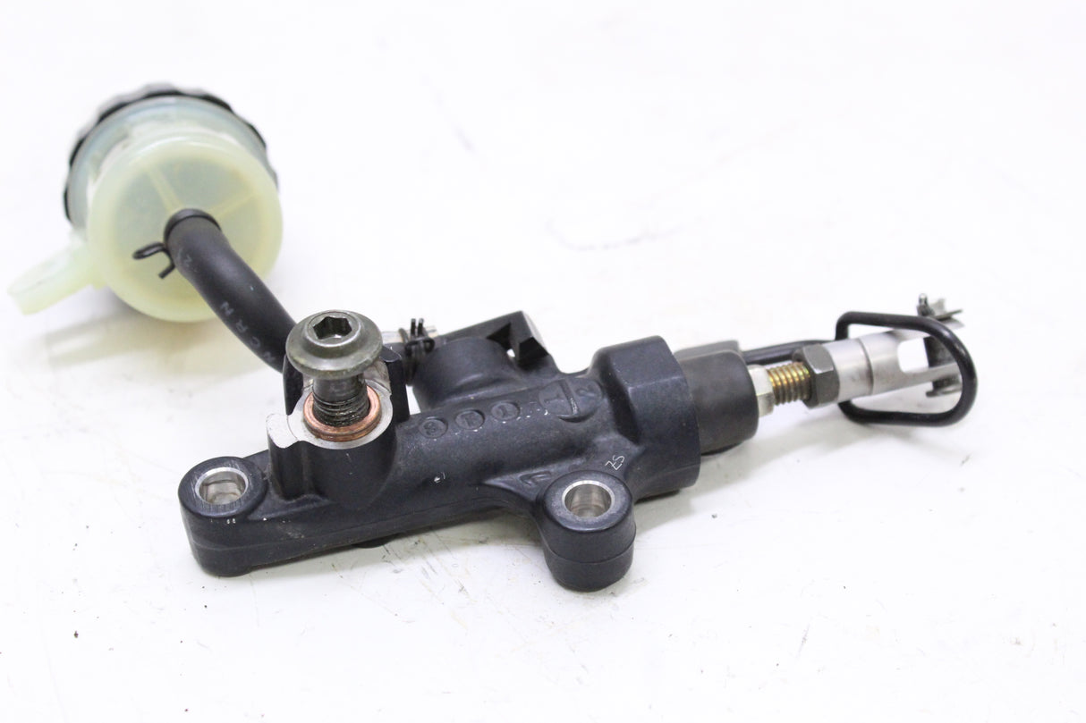 2004 Yamaha YZF R1 04-06 OEM REAR BACK BRAKE MASTER CYLINDER W RESERVOIR