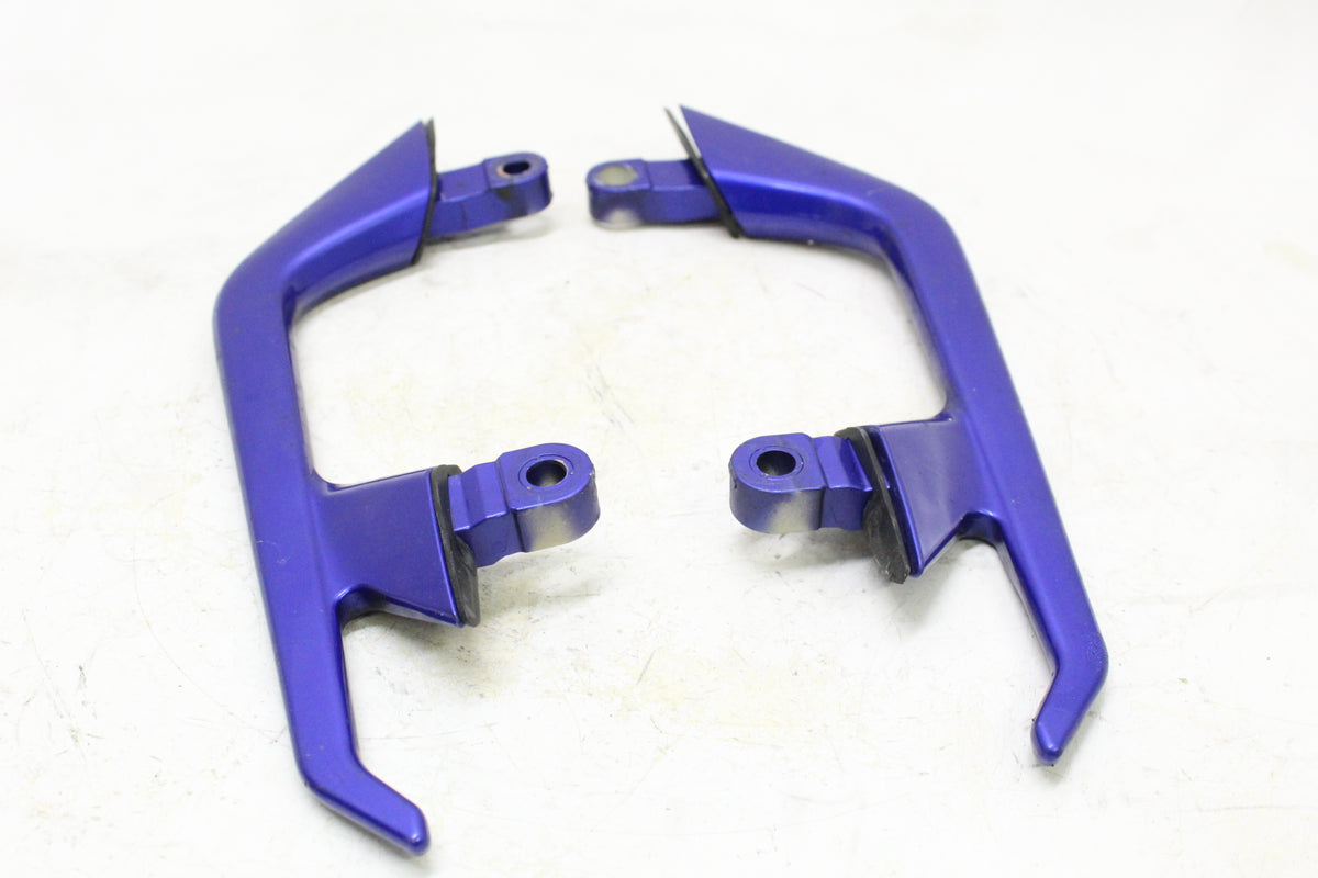 2003 YAMAHA FZ1 FZS1000 FAZER OEM REAR PASSENGER GRAB HANDLES LEFT RIGHT PAIR