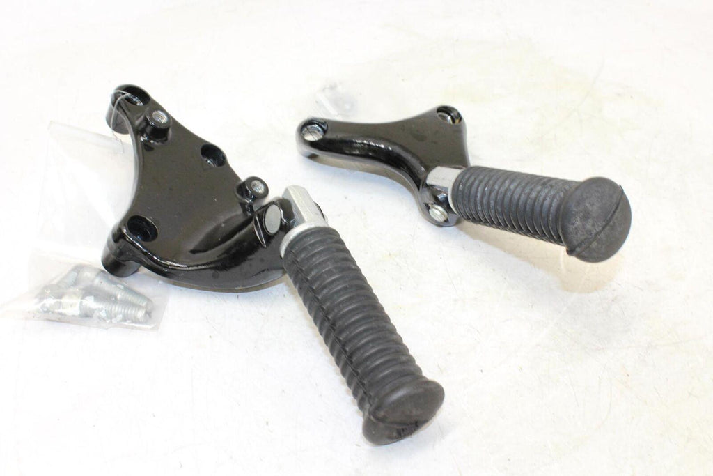 19 Harley-Davidson Iron 883 Xl883n Front Foot Rests Pegs Steps Set Pair - Gold River Motorsports