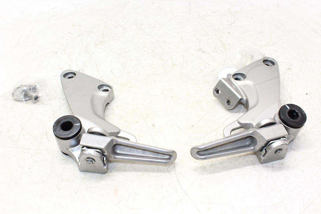 02-05 Kawasaki Zzr1200 Rear Back Passenger Peg Set Pair Oem - Gold River Motorsports