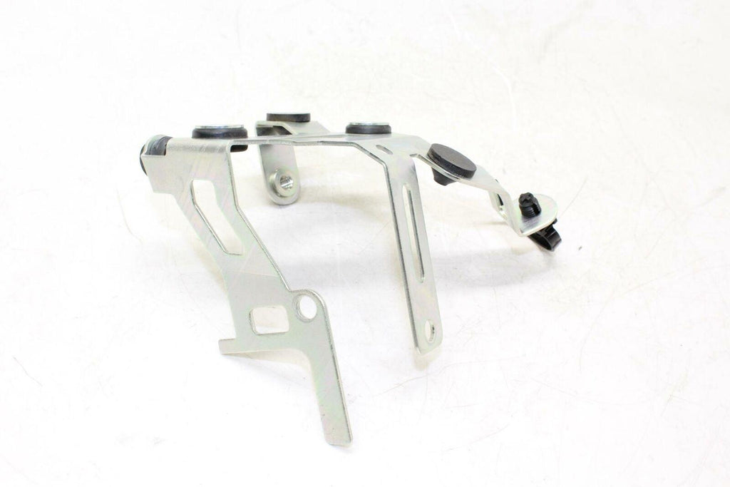 19-20 Yamaha Yzf R6 Bracket Oem - Gold River Motorsports