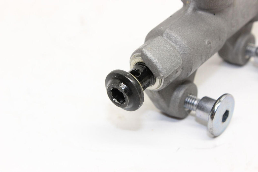 0816 Yamaha Yzf R6 Rear Back Brake Master Cylinder Oem - Gold River Motorsports