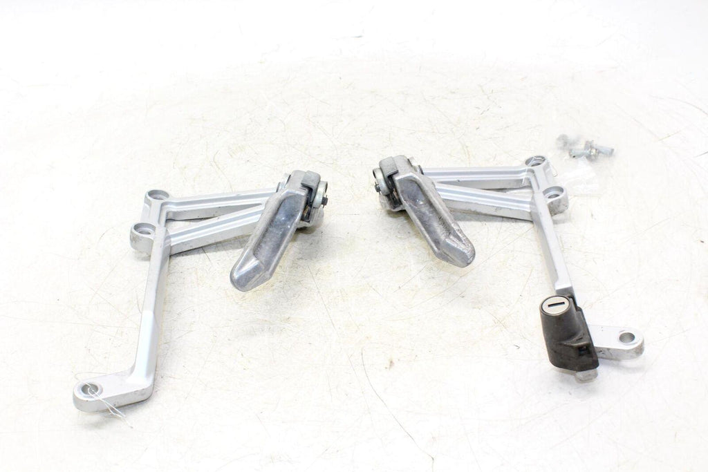 2006 Kawasaki Ninja 250r Ex250f Rear Back Passenger Peg Set Pair Oem - Gold River Motorsports