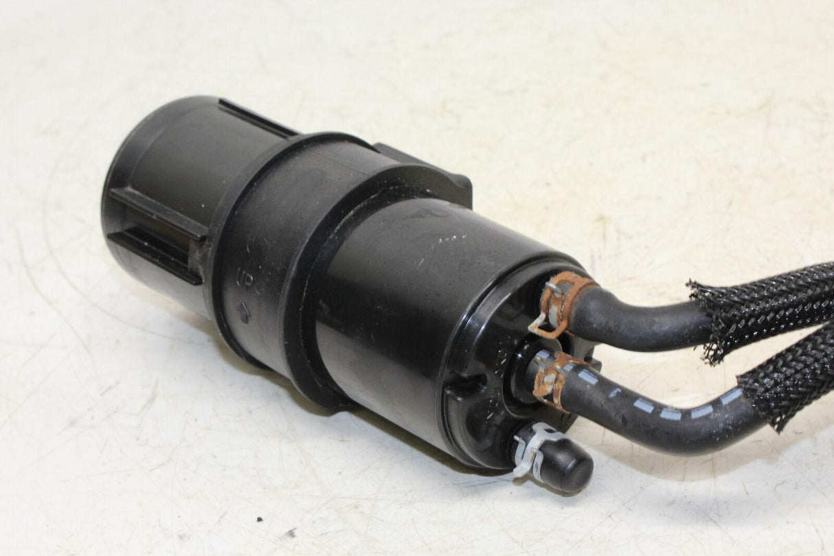 2013-14 Suzuki Gsxr1000 Evap Vapor Charcoal Emission Canister 17210-15h00 Oem - Gold River Motorsports