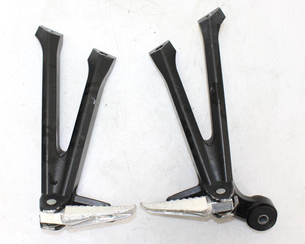 11-20 Suzuki Gsxr750 Rear Back Passenger Peg Set Pair - Gold River Motorsports