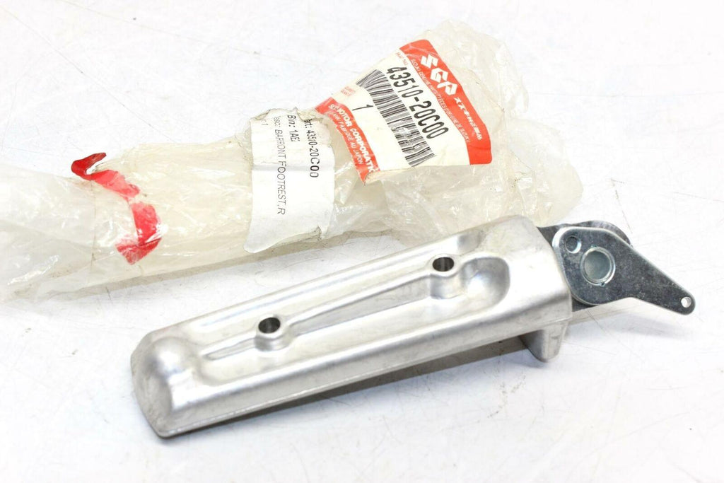 98-05 Suzuki Gsxr750 Right Front Foot Rest Peg Step Oem - Gold River Motorsports