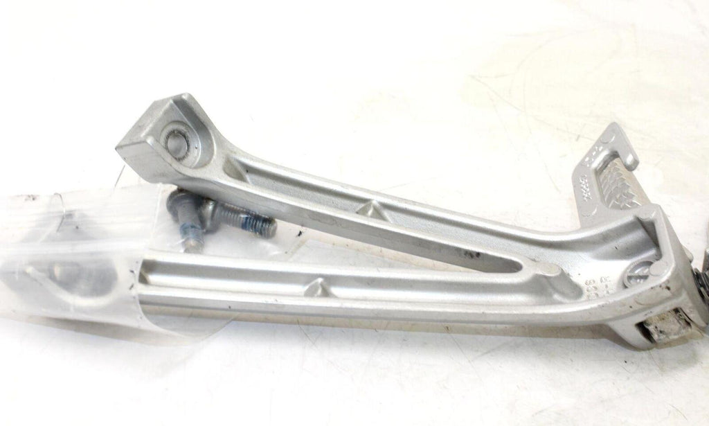 06-07 Suzuki Gsxr600 Rear Back Passenger Peg Set Pair - Gold River Motorsports