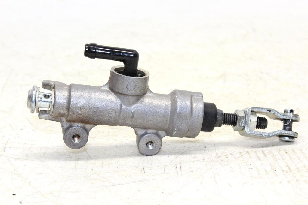 2013-14 Suzuki Gsxr1000 Rear Back Brake Master Cylinder 69600-47h10 Oem - Gold River Motorsports