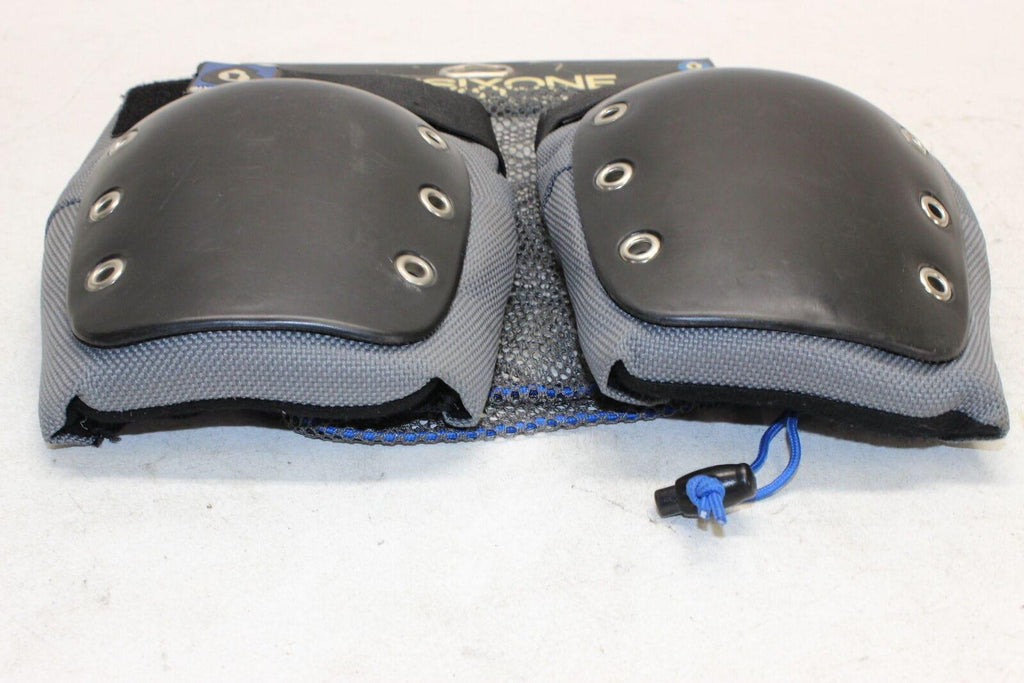 Sixsixone Dj Knee Guards Medium - Gold River Motorsports