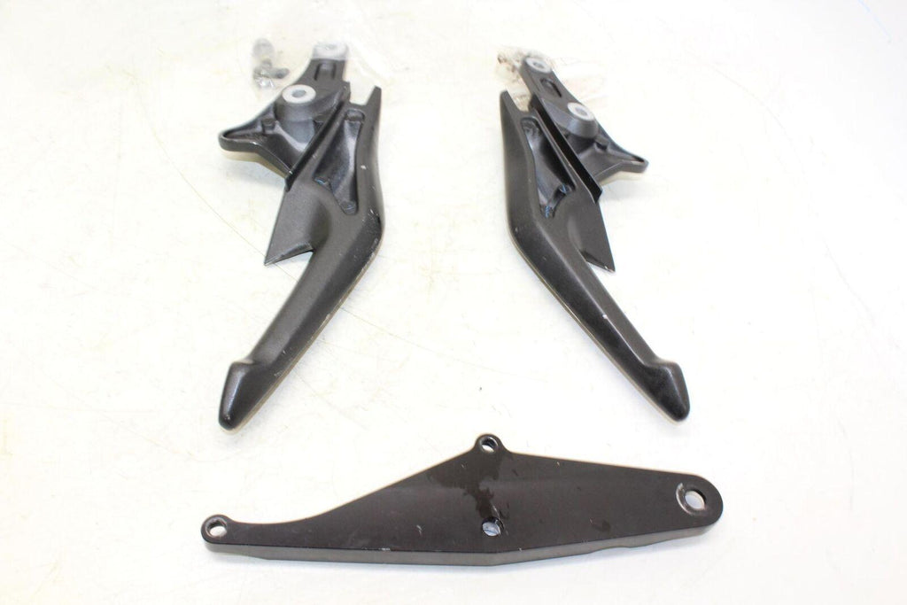 11-13 Honda Cbr250r Rear Back Passenger Peg Set Pair Oem - Gold River Motorsports