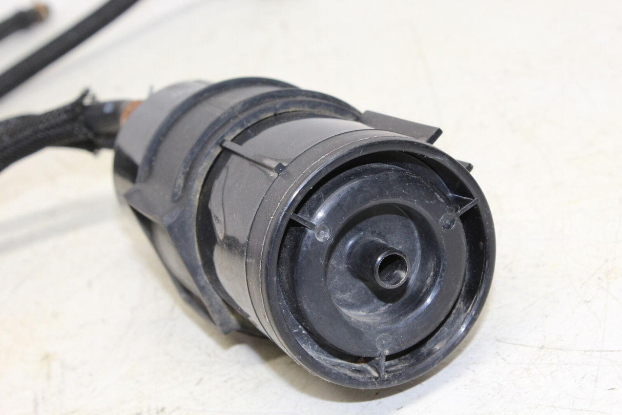 2013-14 Suzuki Gsxr1000 Evap Vapor Charcoal Emission Canister 17210-15h00 Oem - Gold River Motorsports