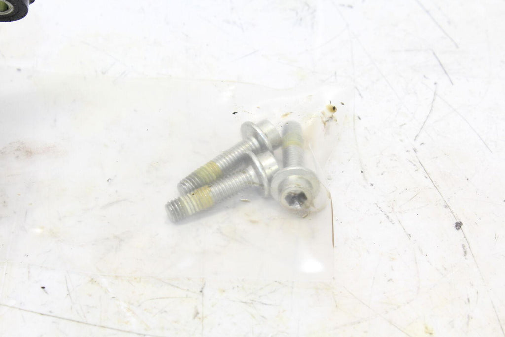 (14-16) 2016 Yamaha Fz09 Engine Inner Oil Filter Pickup Screen Oem - Yamaha - Gold River Motorsports