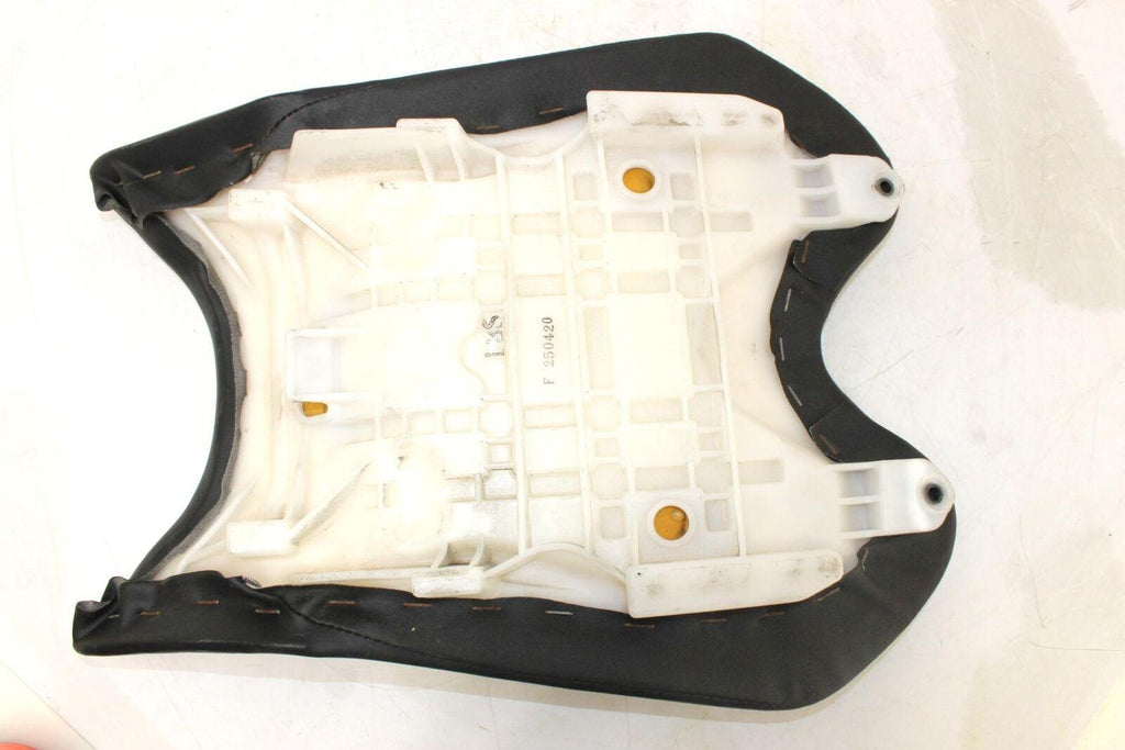 (15-21) Yamaha Yzf R6 Front Drivers Seat Pad Saddle Pillion 13s-24710-00-00 Oem - Yamaha - Gold River Motorsports