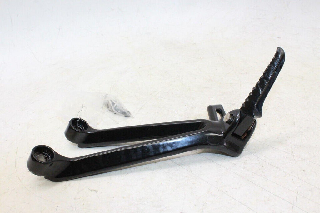 2005 Suzuki Gsxr1000 Rear Back Passenger Peg Set Pair