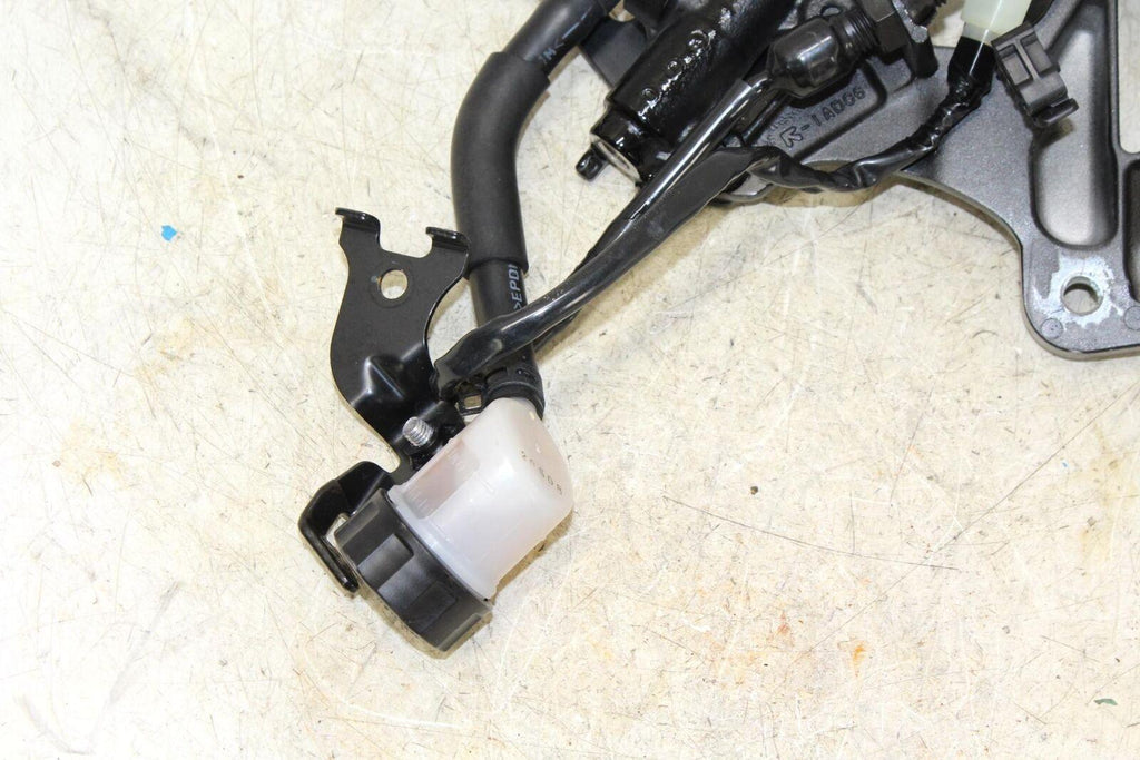 2017 Suzuki Gsxr1000R Right Rearset Rear Set Driver Foot Caliper Master Cylinder