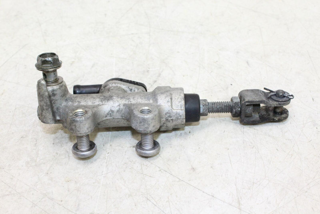 2005 Suzuki Bandit 1200 Gsf1200S Rear Back Brake Master Cylinder With Reservoir