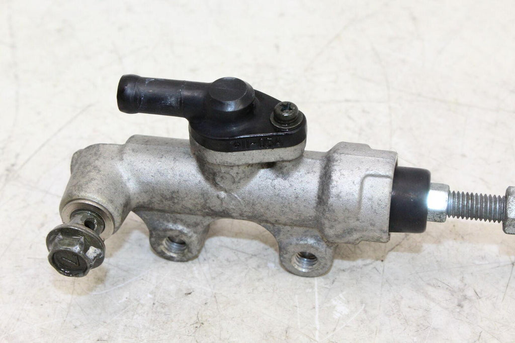 2005 Suzuki Bandit 1200 Gsf1200S Rear Back Brake Master Cylinder With Reservoir