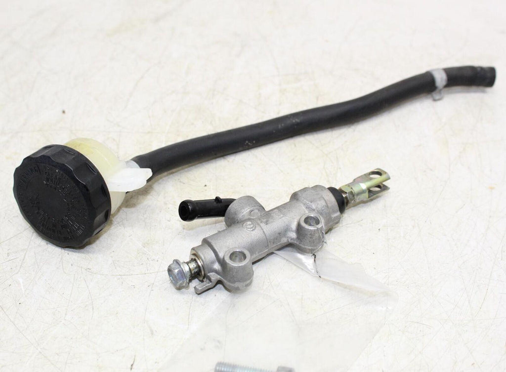 2000 Kawasaki Concours 1000 Zg1000A Rear Back Brake Master Cylinder W Reservoir - Gold River Motorsports