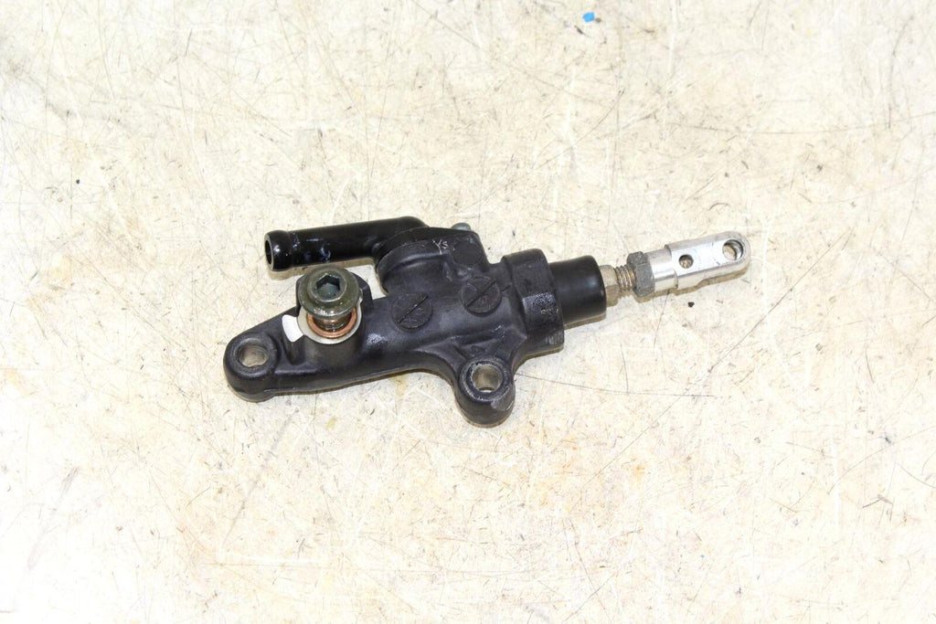 2001 Yamaha Yzf R1 Rear Back Brake Master Cylinder W Reservoir