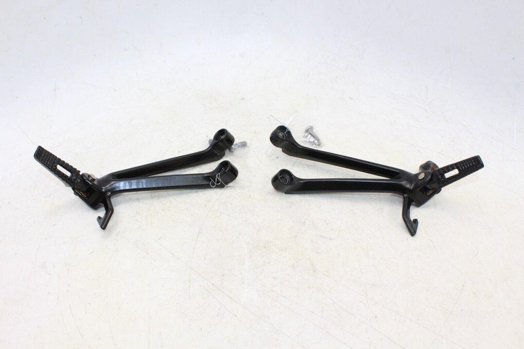 2005 Suzuki Gsxr1000 Rear Back Passenger Peg Set Pair