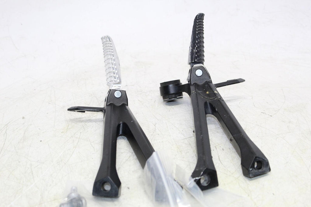 2019 Suzuki Gsxr750 Rear Back Passenger Peg Set Pair - Gold River Motorsports