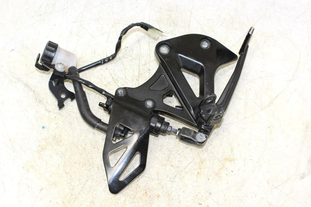 2017 Suzuki Gsxr1000R Right Rearset Rear Set Driver Foot Caliper Master Cylinder