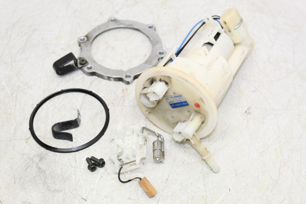 2007 Yamaha Yzf R1 Fuel Pump Gas Petrol Sender Unit 4C8-13907-00