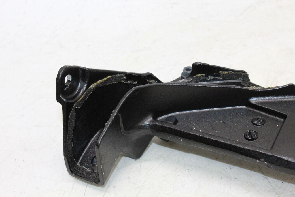 2005 Suzuki Gsxr1000 Engine Mount Motor Bracket