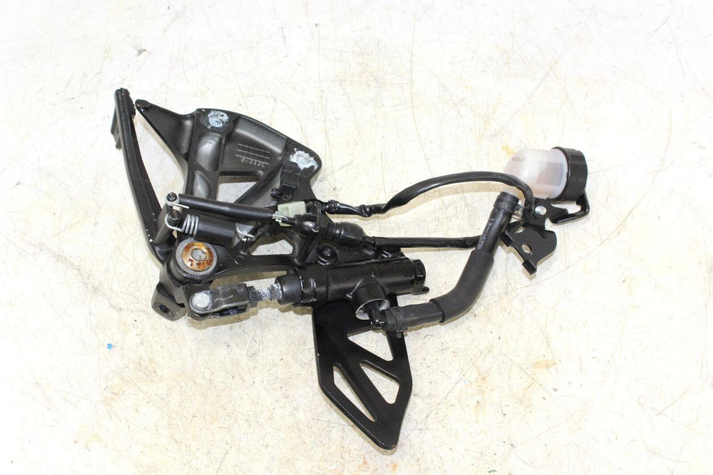 2017 Suzuki Gsxr1000R Right Rearset Rear Set Driver Foot Caliper Master Cylinder