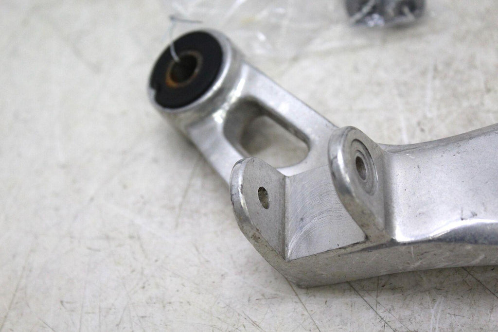 1999 Yamaha Yzf R6 Right Rear Back Passenger Peg Bracket