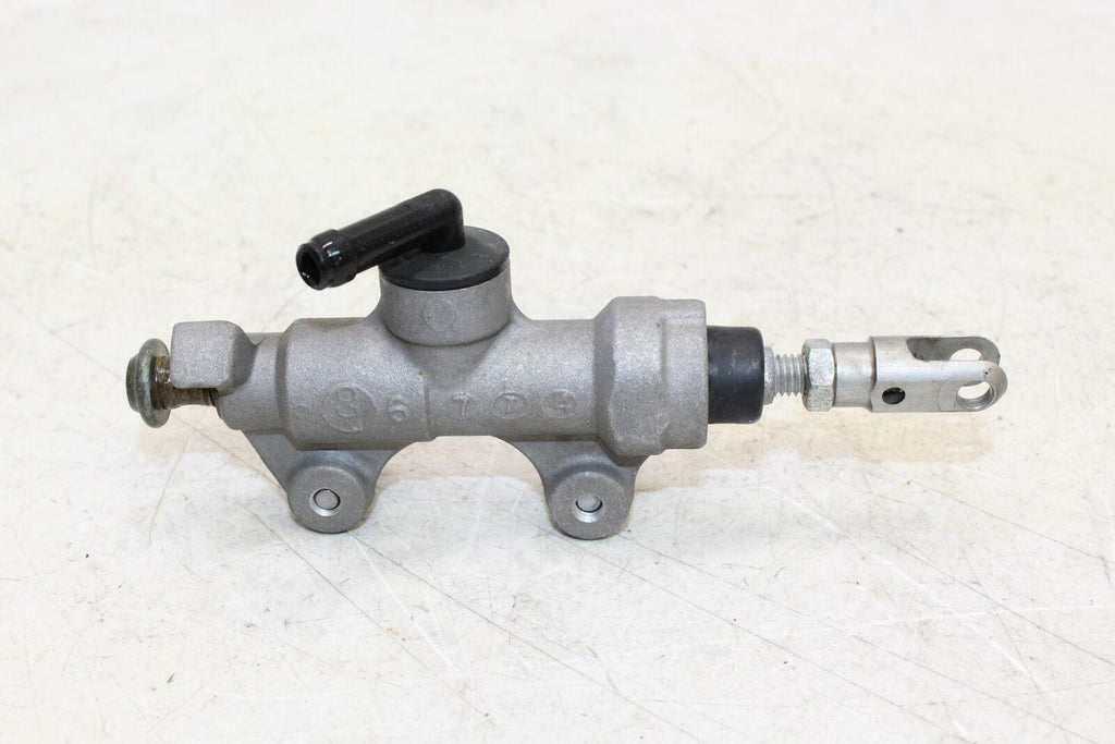 2006 Yamaha Yzf R6 Rear Back Brake Master Cylinder With Reservoir